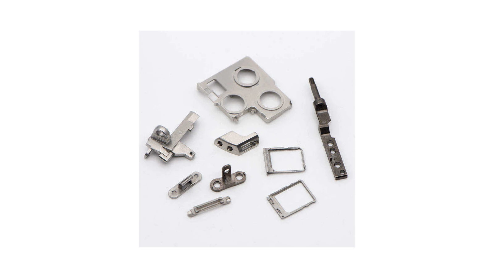 Pièces métalliques MIM réelles de petite taille avec géométrie compacte riche en fonctionnalités